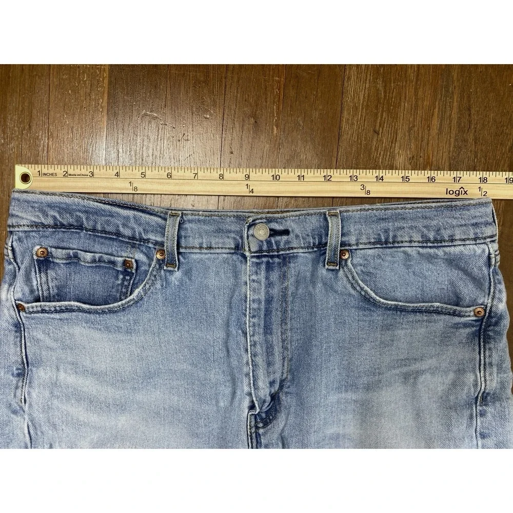 Levis 505 Jeans Mens Sz 36x29 Fit Straight Leg Distressed Broken-In Light Wash‎
